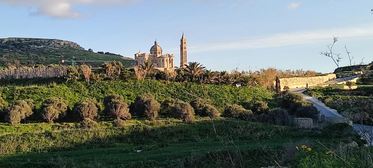 Grotto'S Paradise B&B Għarb Exteriör bild